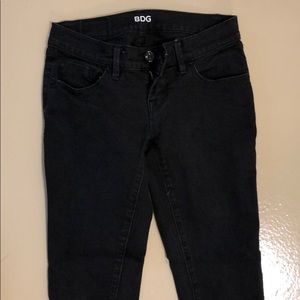 BDG Black Low Rise Twig Crops. 25W 24L. EUC.